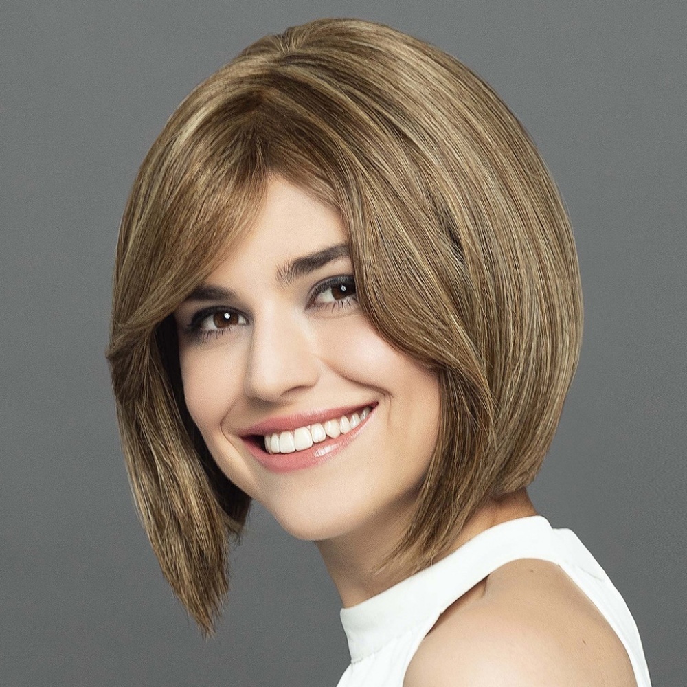 12" Wig. Small. Synthetic straight hair. Auburn. Bob style.Hand-tied, Lace front